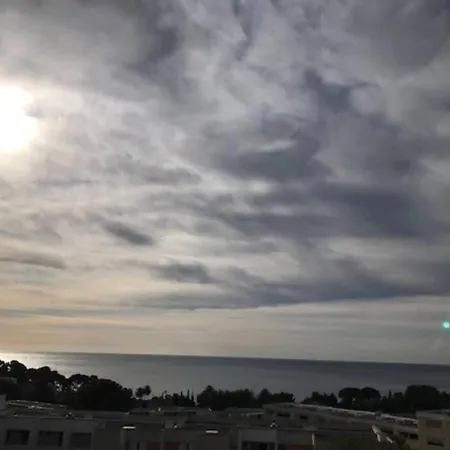 T1 Balcon Vue Apartment